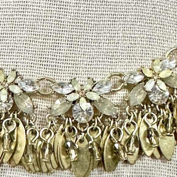 ANN TAYLOR LOFT CRYSTAL LEAF FLORAL STATEMENT NECKLACE - Picture 3 of 4